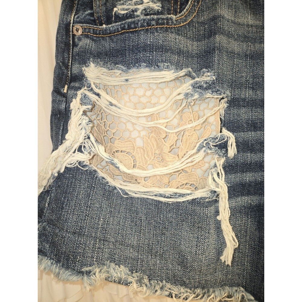 American Eagle Outfitters Women's Hi-Rise Festival Distressed Cut Off Shorts 18 - Picture 3 of 10